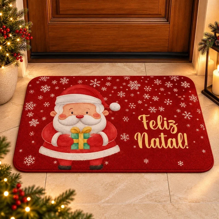 tapete de porta natalino com Papai Noel e Feliz Natal em ambiente decorado