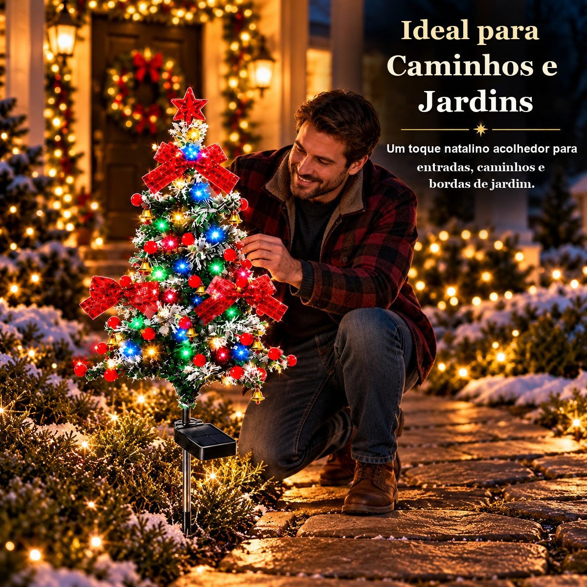 árvore solar de Natal na entrada e no caminho do jardim
