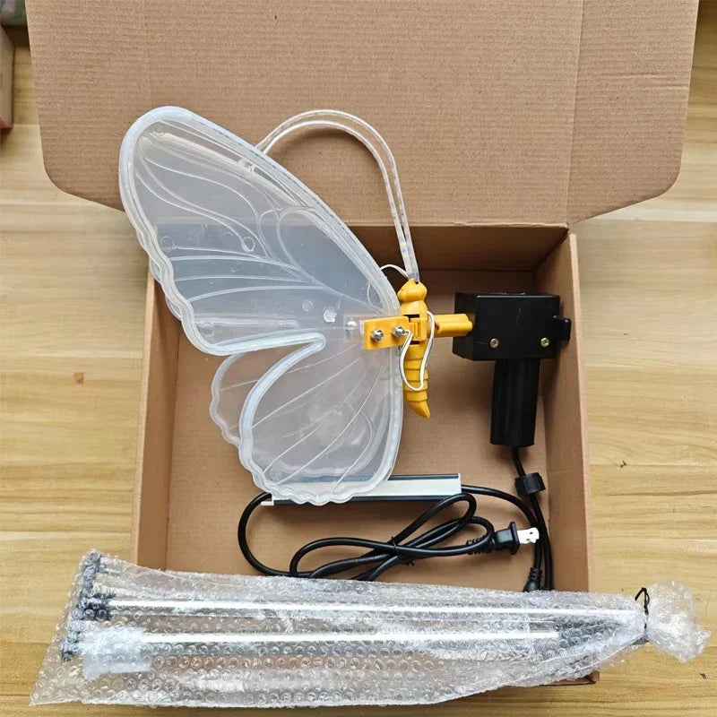 borboleta led na embalagem com estaca e cabo de energia