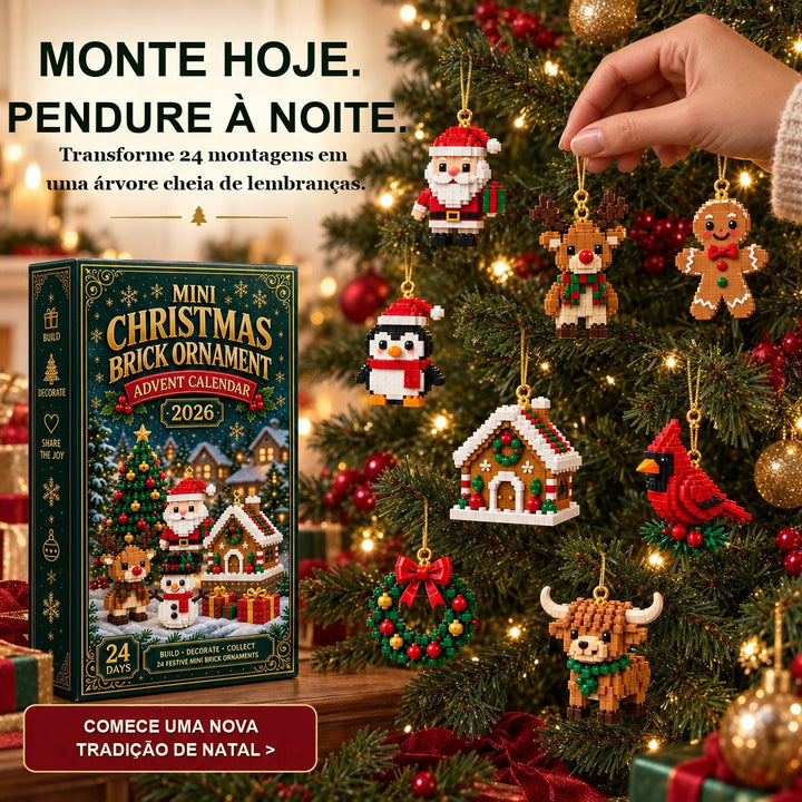 enfeites de blocos de Natal pendurados na árvore ao lado da caixa do calendário do advento