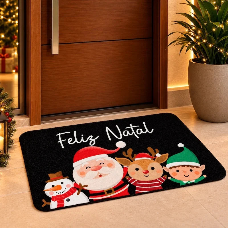 capacho de natal feliz natal em frente à porta de madeira