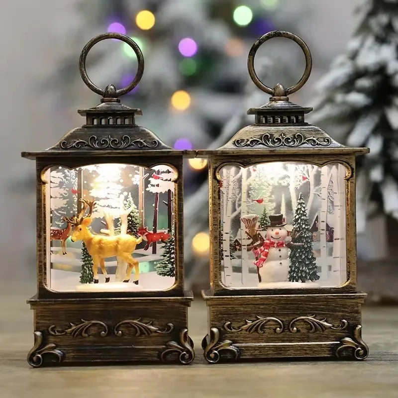 lanterna de natal iluminada com rena e boneco de neve diante da árvore