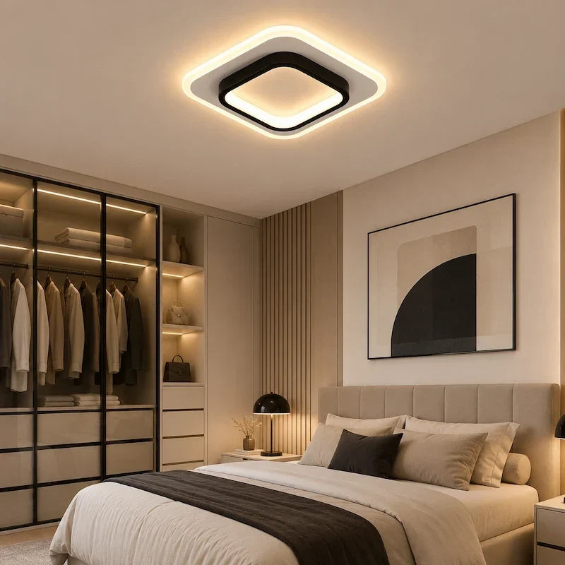 plafon led quadrado em quarto com closet